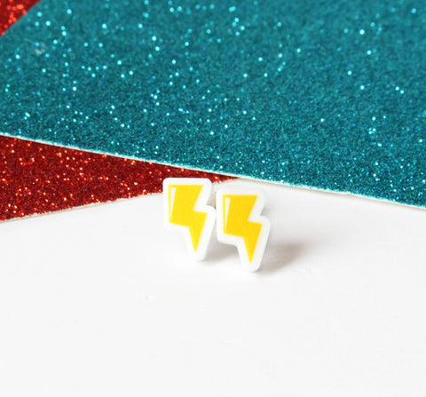 Lightening bolt earrings innabox